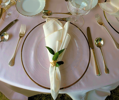 Gold Accents Tablescape